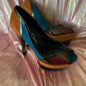 Jessica Simpson pumps 7.5